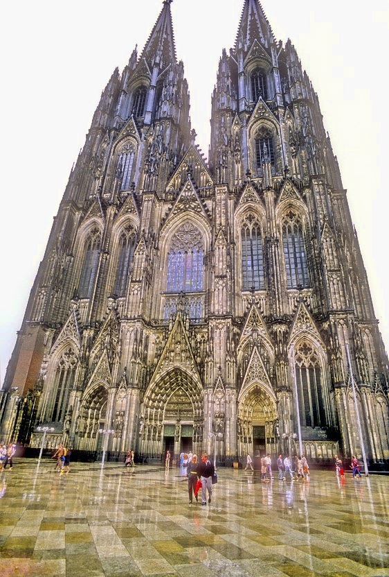 The Famous Cathedral, Pouring 