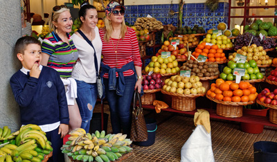 o10/51/858351/1/166422956.x1JJt53v.touristesmarchefunchalpb.jpg