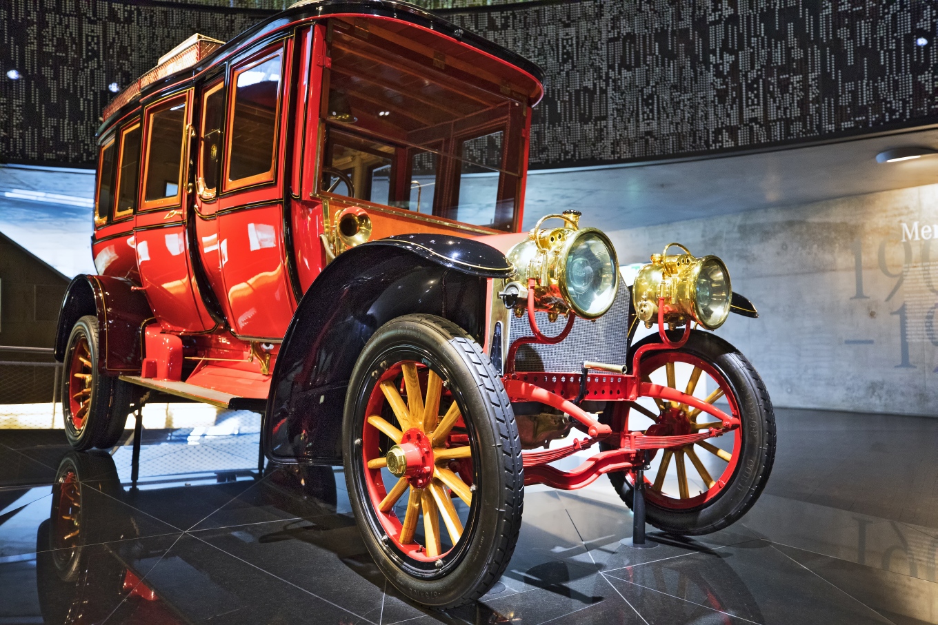 Mercedes-Simplex 60 hp touring limousine.