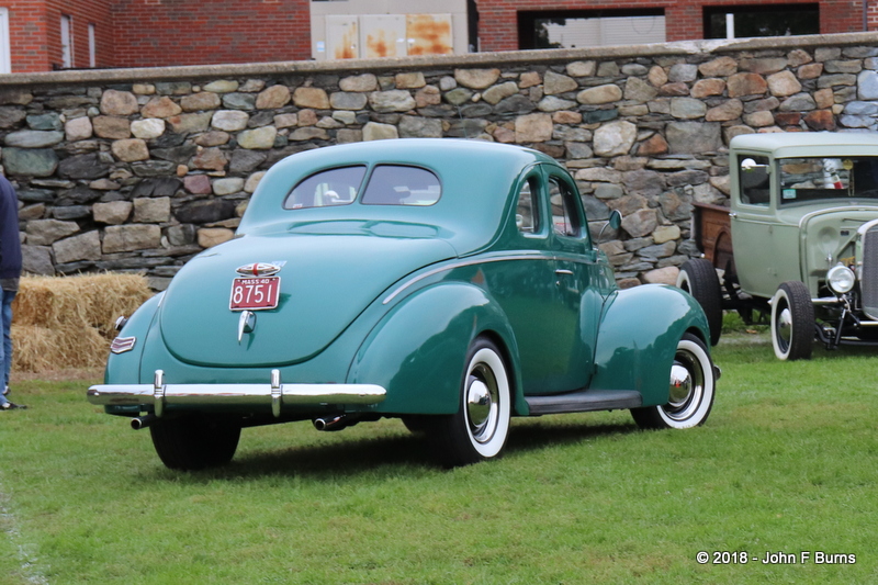 1940 Ford Standard Coupe