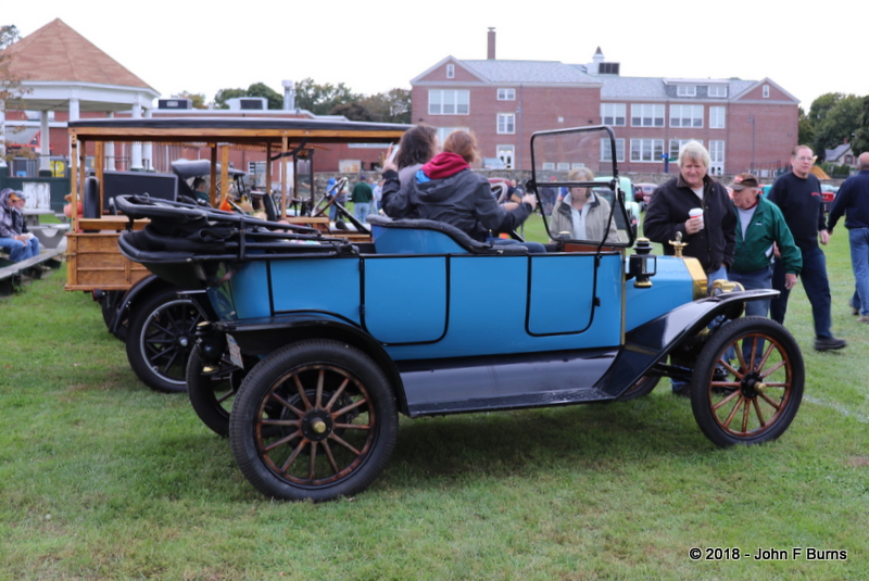 1914 Ford Model T Touring