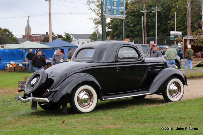 1936 Ford V8 DeLuxe 3 Window Coupe