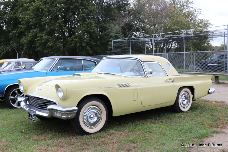 1957 Ford Thunder Bird