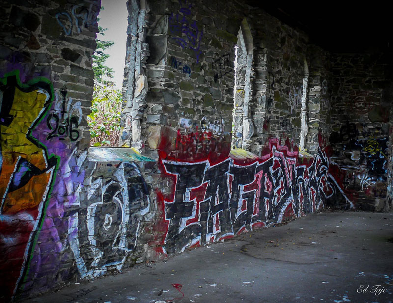 Ed TajeThe Wall 