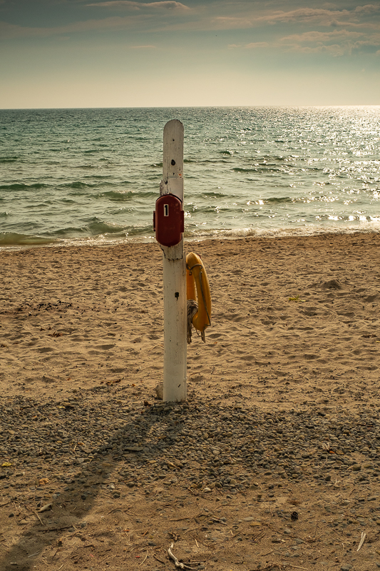 Une plage par une chaude journe dete