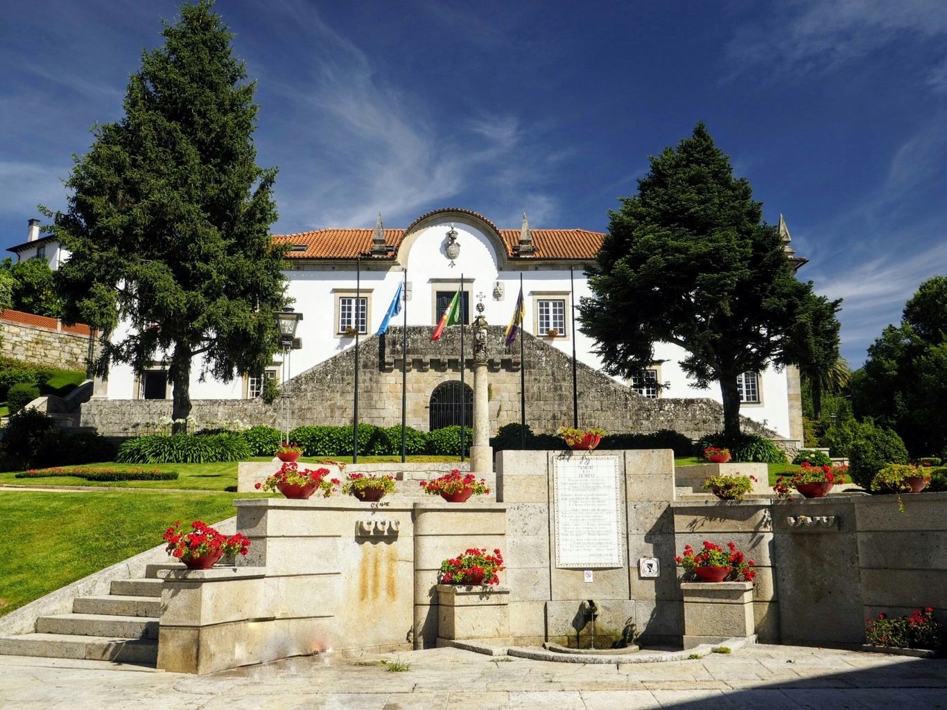 Fonte da Vila  (Town Fountain )
