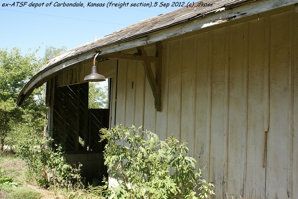 Ex-ATSF Carbondale KS depot 005.jpg