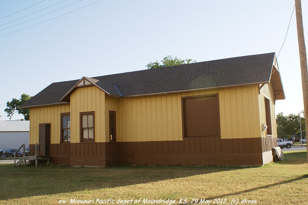 Ex- MP depot Moundridge KS 007.jpg