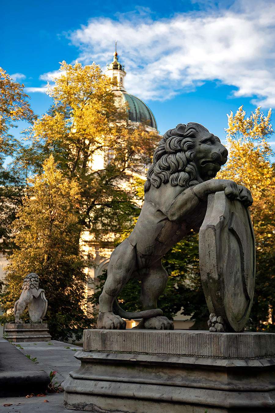 Lions At The Mausoleum 