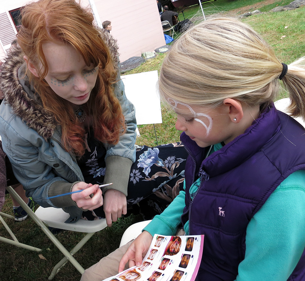 Facepainting at the AppleFest