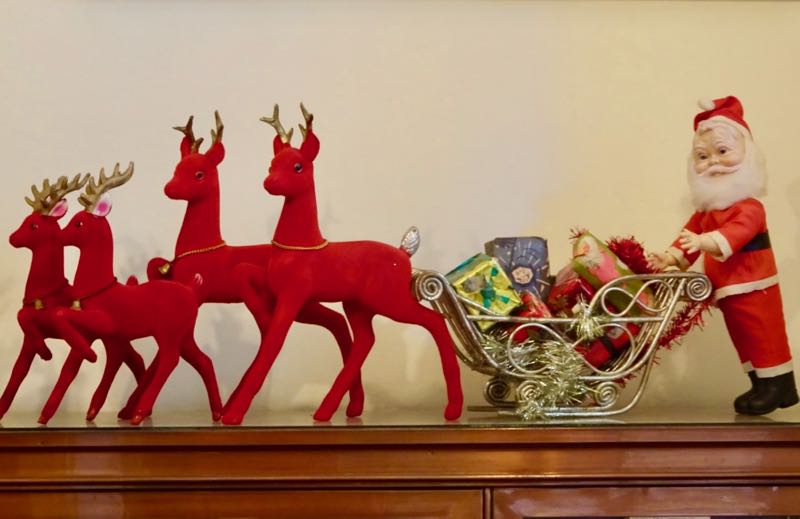 Tiny scene in the Kay Craddock Antiquarian Bookshop in the city, 2018