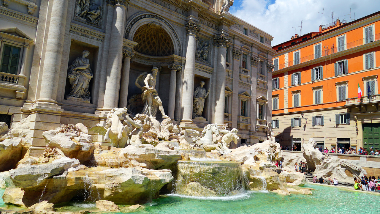 Trevi Fountain 