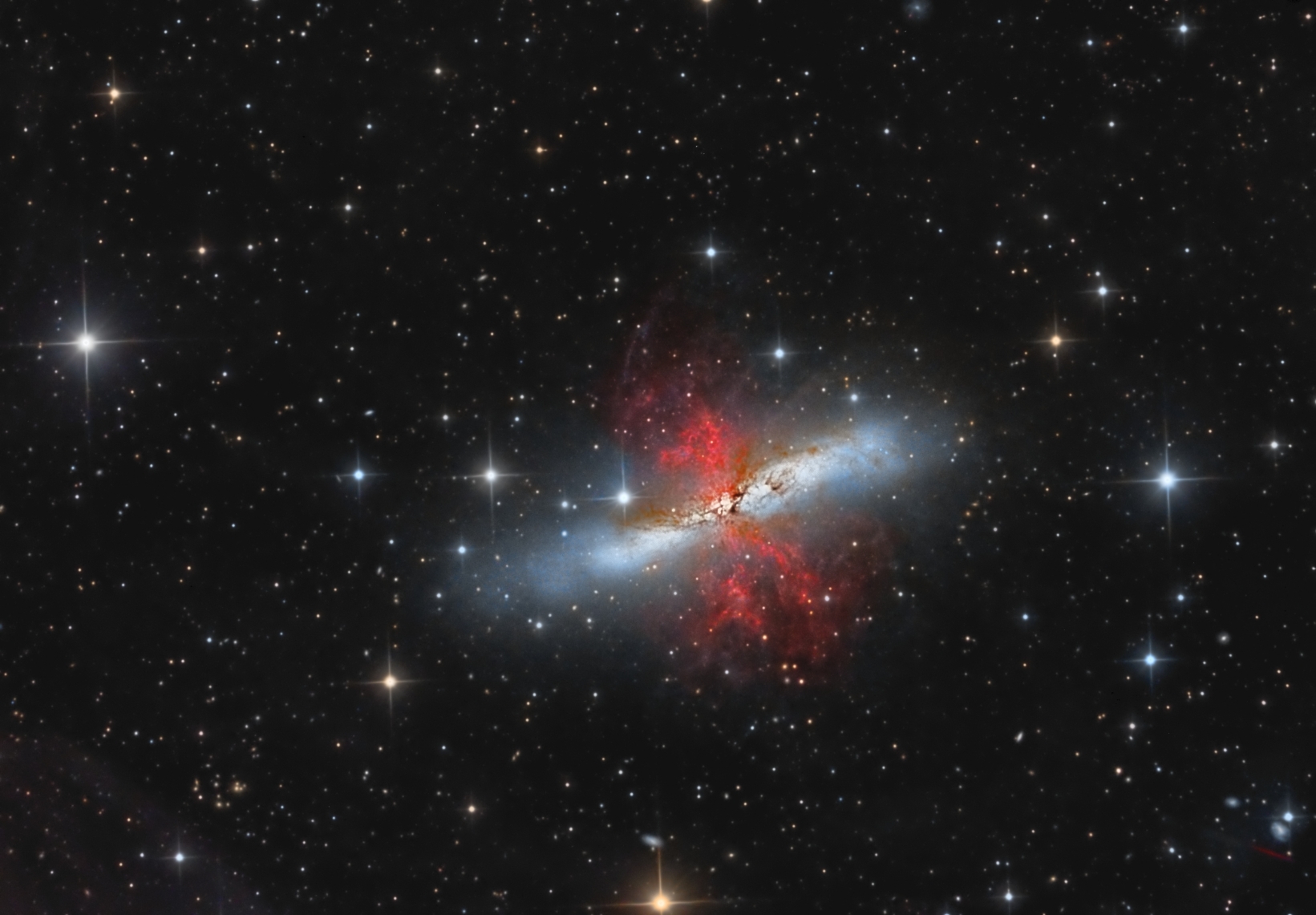 Starburst galaxy M 82 (The Cigar Galaxy)