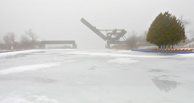 Scherzer Rolling Lift Bridge In Fog DSCN04022