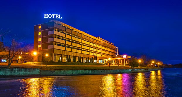 Canalside Hotel At First Light DSCN05954-7