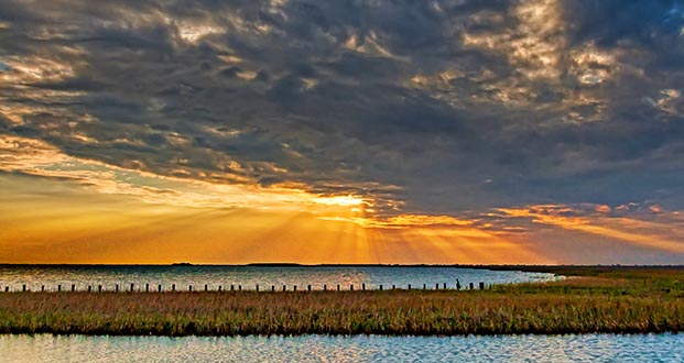 Powderhorn Lake Sunrays 26965