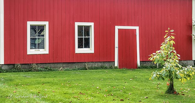 Red Barn With White Trim P1010255
