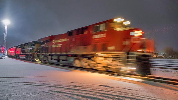 Canadian Pacific 8912 Arriving P1370286