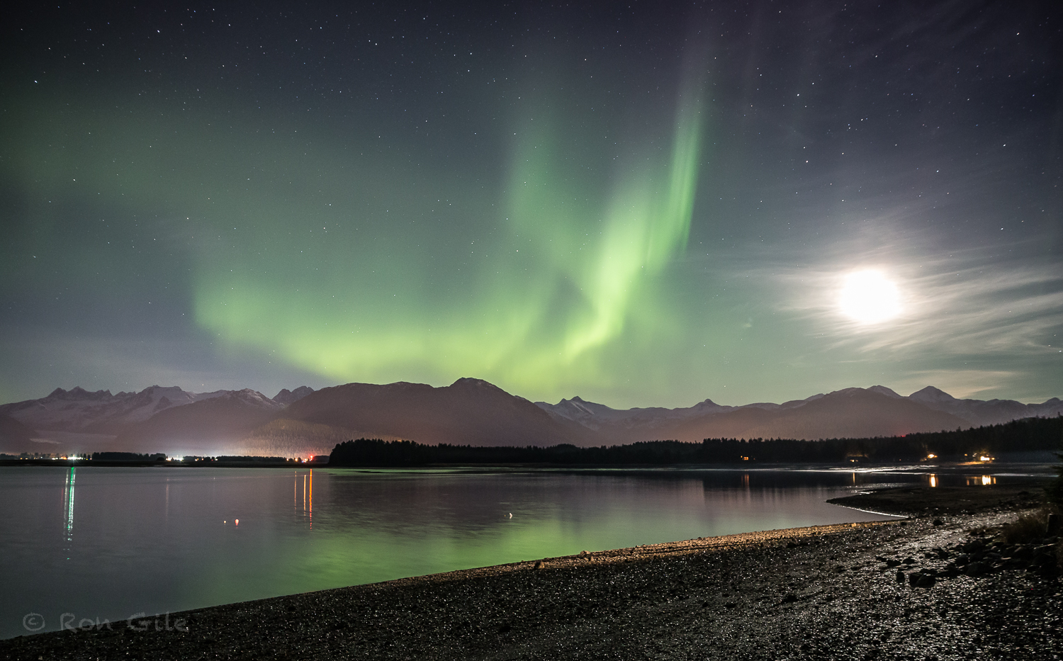 Moon rise aurora-5969.jpg