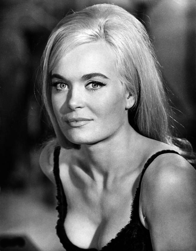<strong>Shirley Eaton</strong>