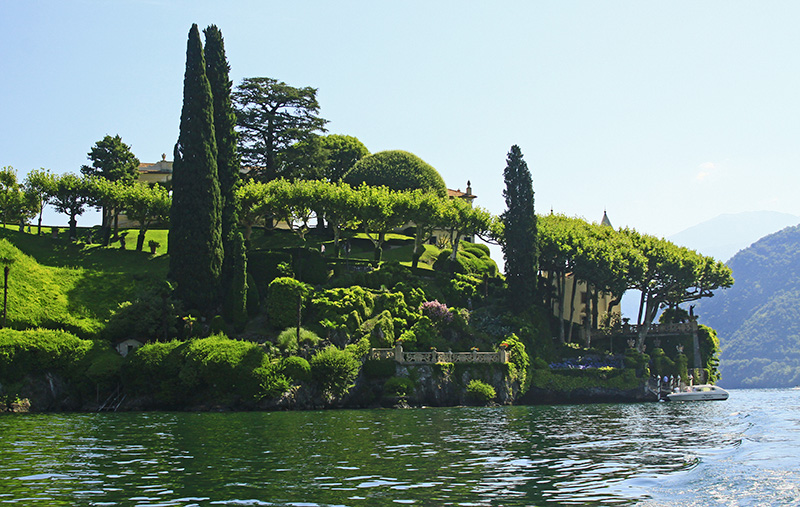 BEAUTIFUL GARDEN