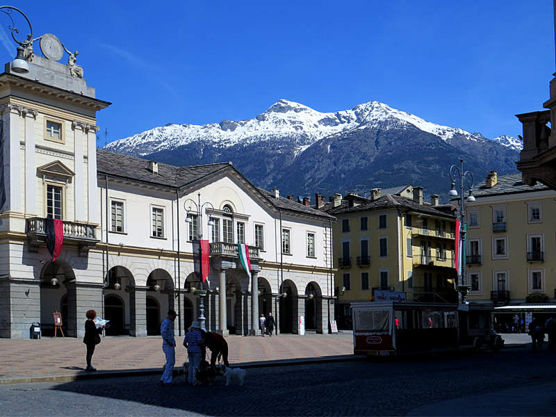 Aoste, cerne par les Alpes