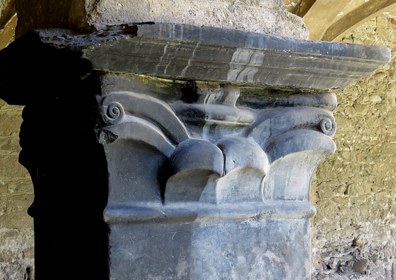 Le clotre de la Collgiale de Saint-Ours