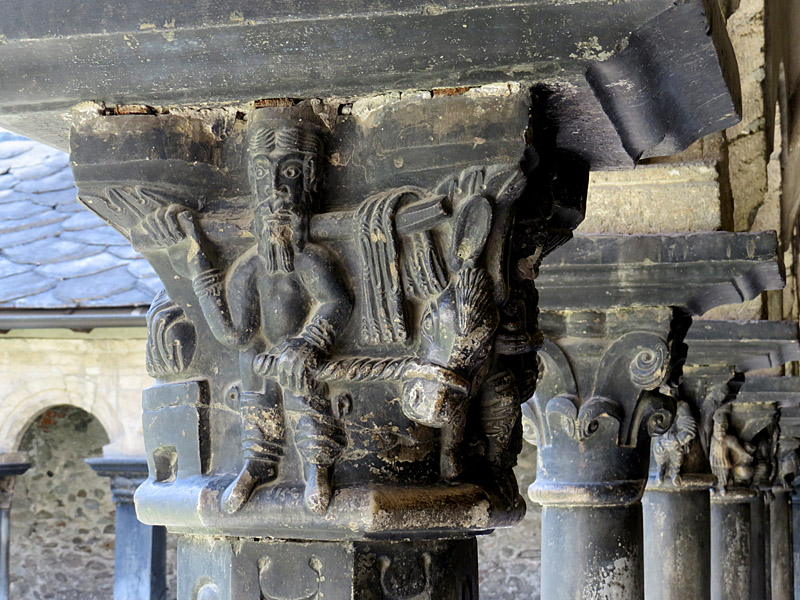 Le cloître de la Collégiale de Saint-Ours