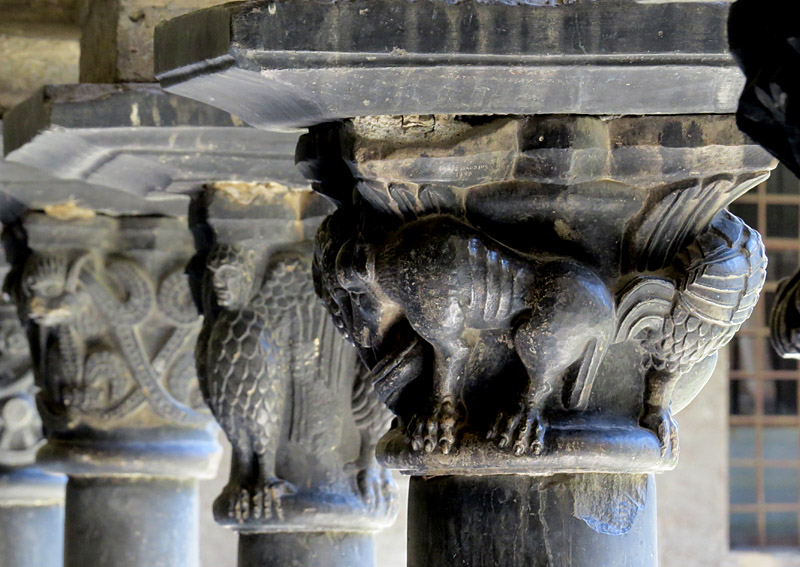 Le cloître de la Collégiale de Saint-Ours