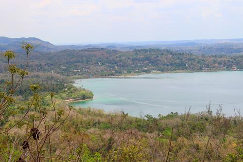 2017041987 Lago Peten Itza.jpg