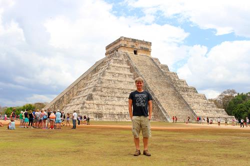 2017042738 paul Chichen Itza.jpg