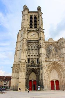 2017083040 Troyes Cathedral.jpg