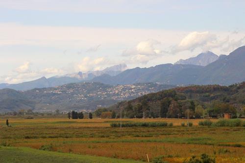 2017095610 Mountains of Tuscany.jpg