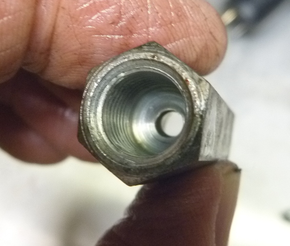 Bleeder connector detail