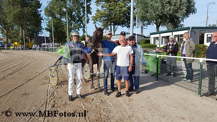 Koers 1. Giant Shadow2.jpg