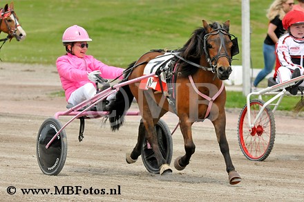 Minikoers. Liz van Brederode met Topper1.jpg