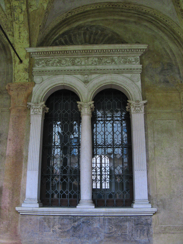 Window, Cloister of San Giovanni7538
