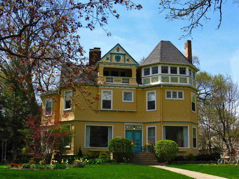 Yellow Victorian, Northwestern Campus<br />0123