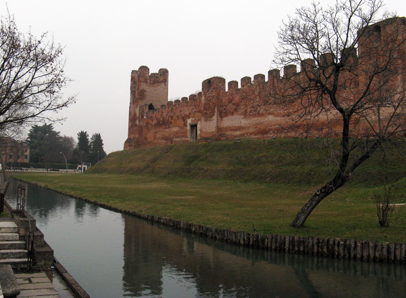 The Walls of Castelfranco8980