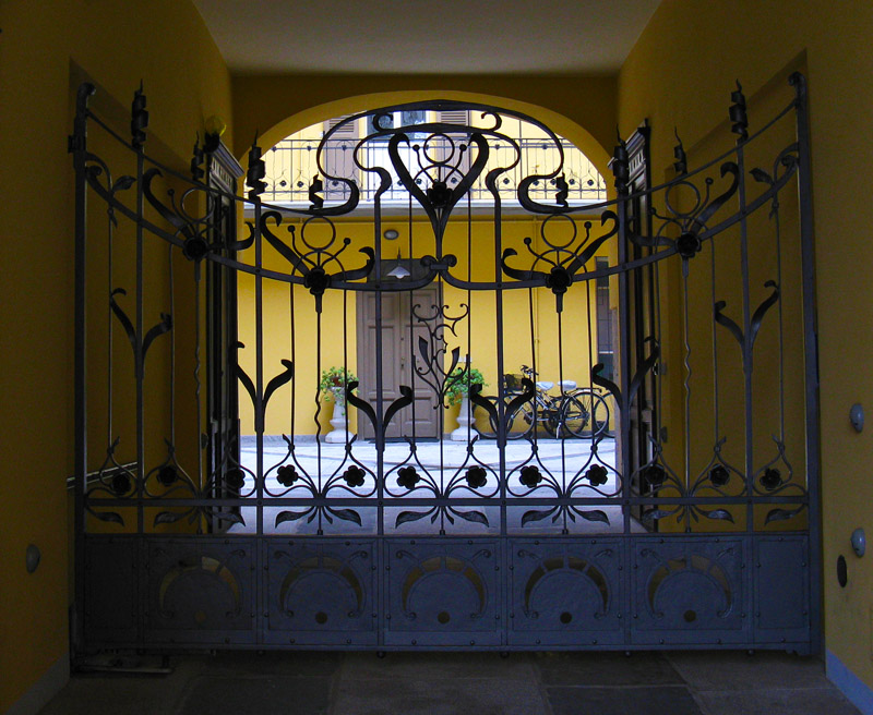 Pretty Iron Gate9218