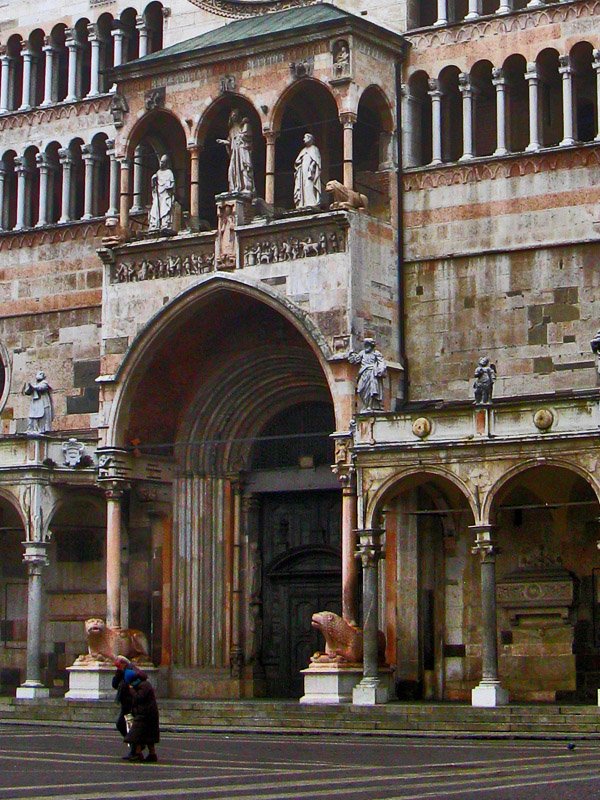Lions Watch Over the Piazza9221cr