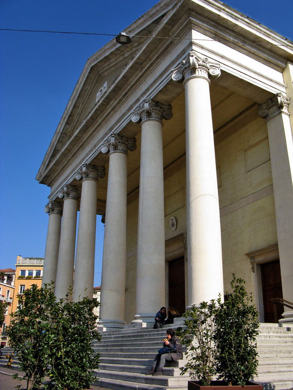 Duomo, Classical porch 9087