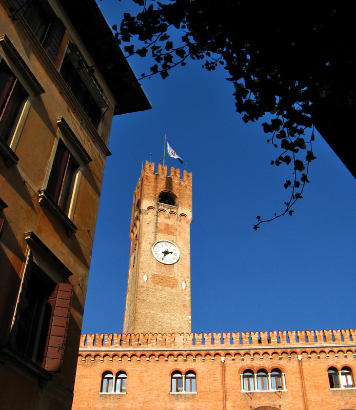 Bell Tower on Piazza9098