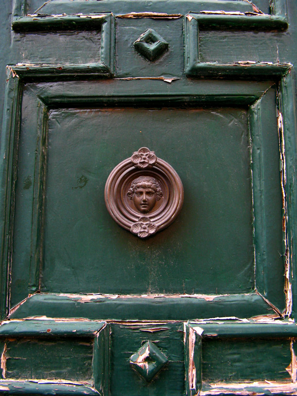 A Face on the Door<br />0439