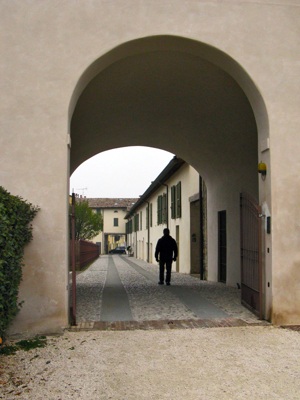 Exploring the Rocca Sanvitale0476