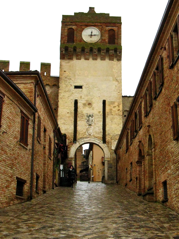 The Clock Tower Gate to the Castle and Walled Town0604