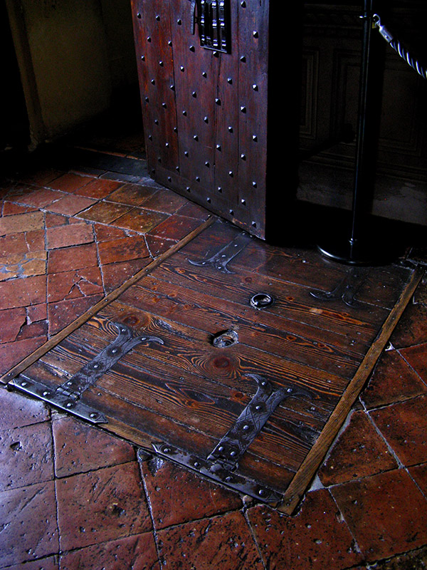 Old Wood and Tiles<br />0658