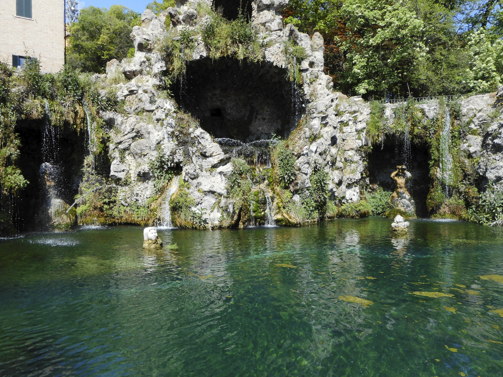 Vatican gardens 3.JPG