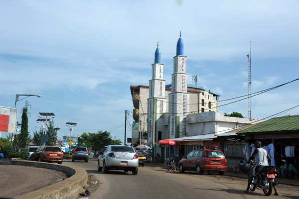 Route into downtown Conakry