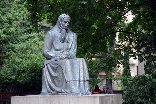 Julija Beniuševičiūtė-Žymantienė (1845-1921), Lithuanian writer, Žemaitė Square, Vilnius